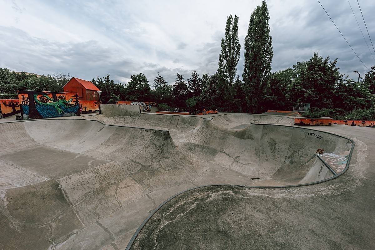 Red Shelter skatepark